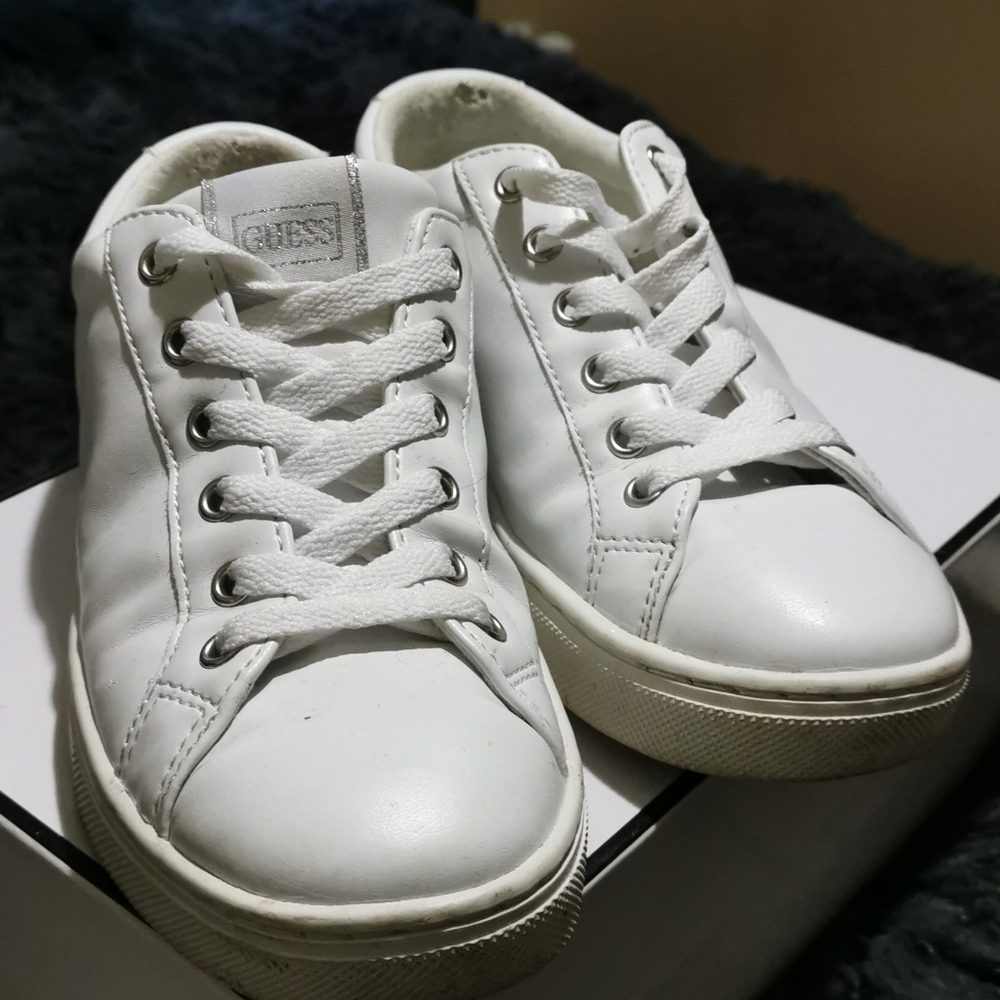 guess white sneakers used with box